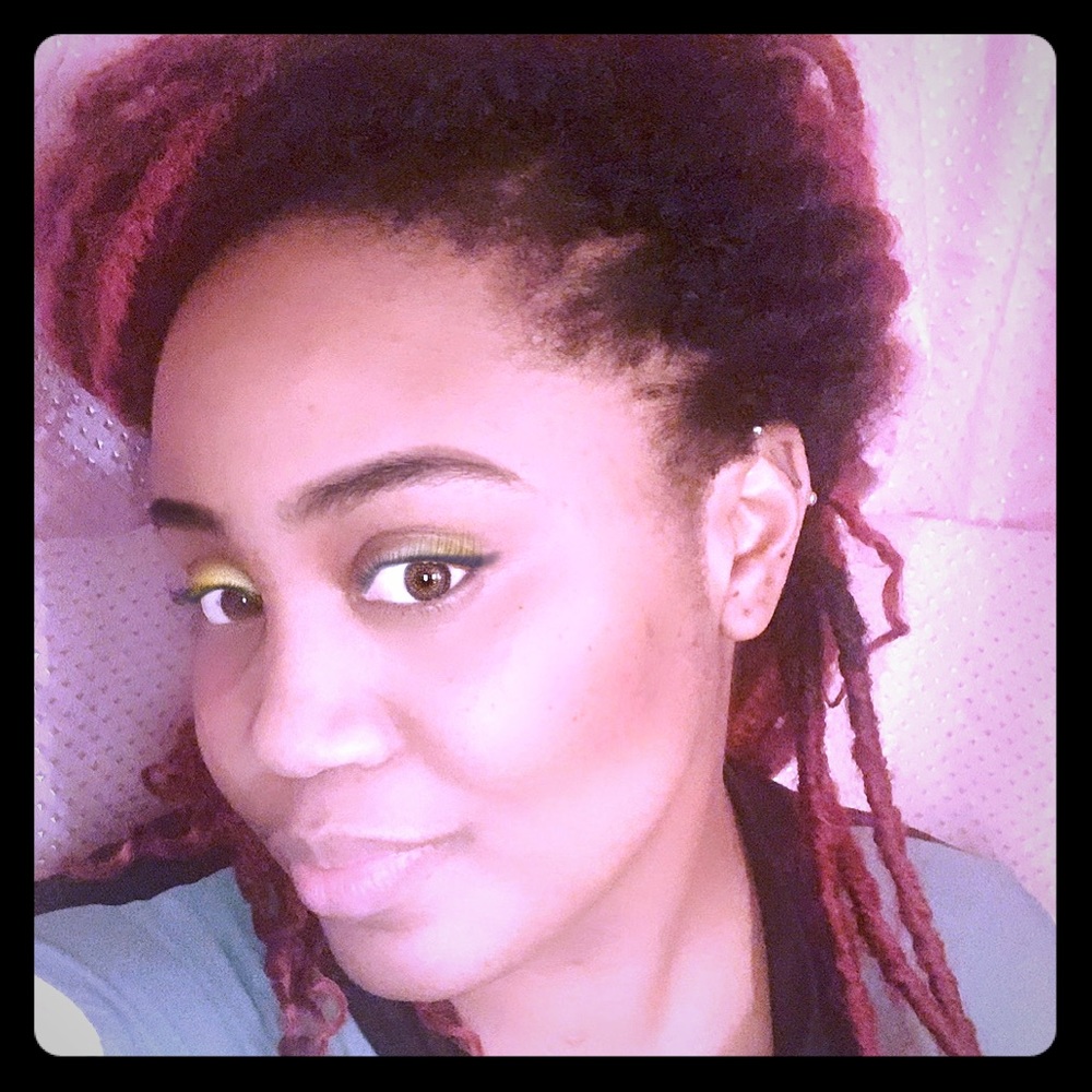 Meet your Posher, Zakiya